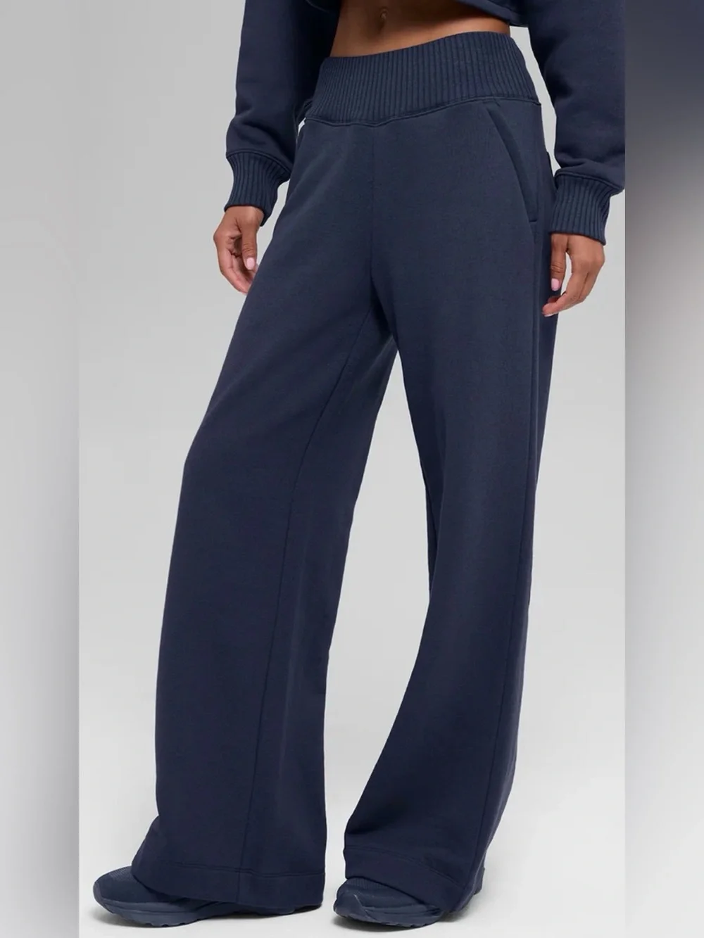 ALO Serenity Wide Leg Sweatpant in Navy Size small